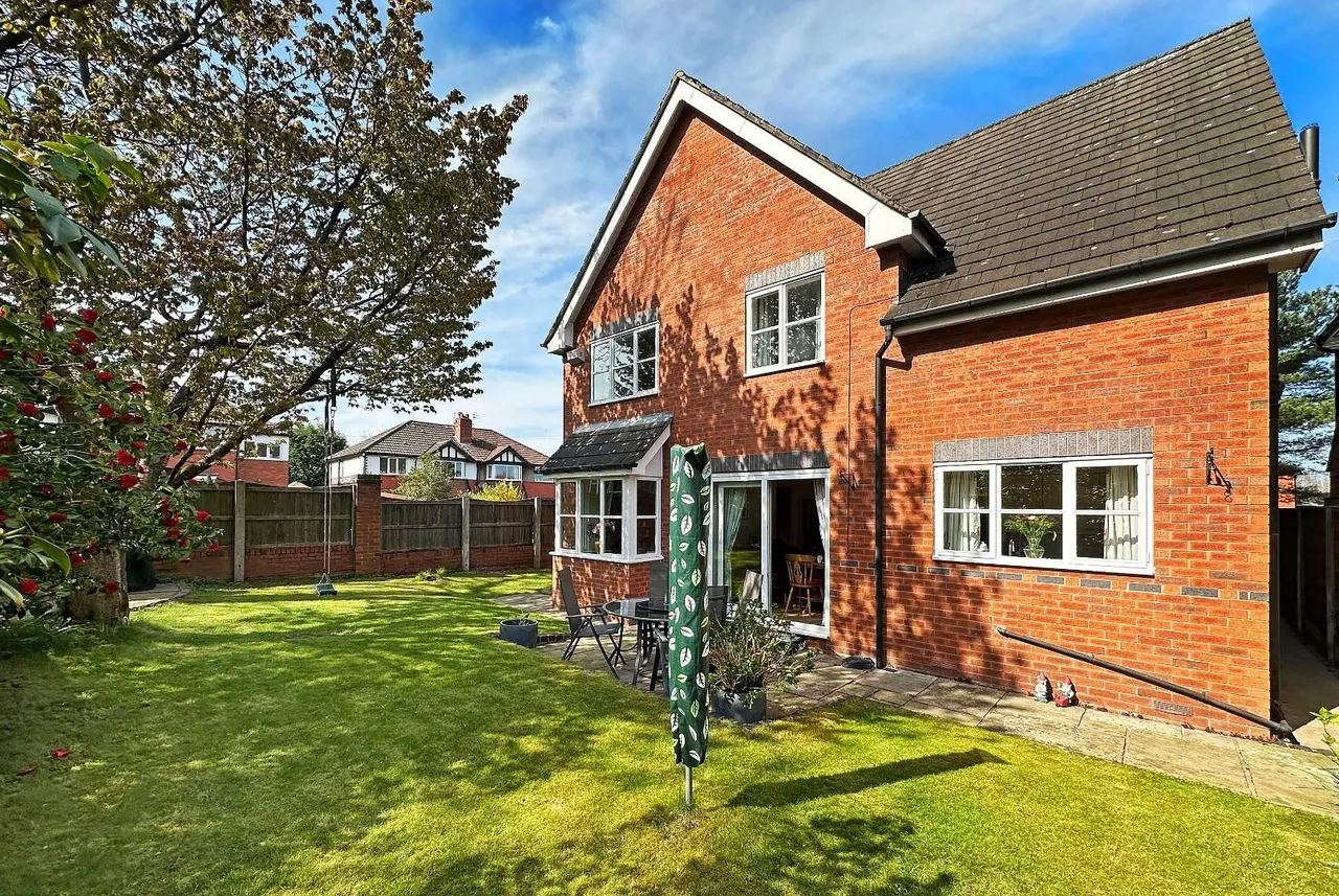 Grove Lane, Hale, Cheshire WA15 8LS, photo 25