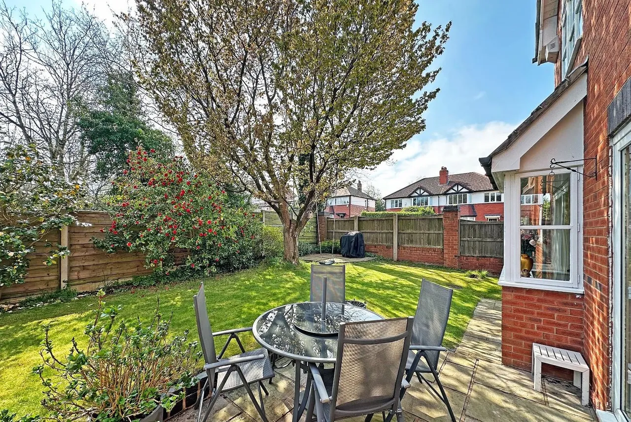 Grove Lane, Hale, Cheshire WA15 8LS, photo 26
