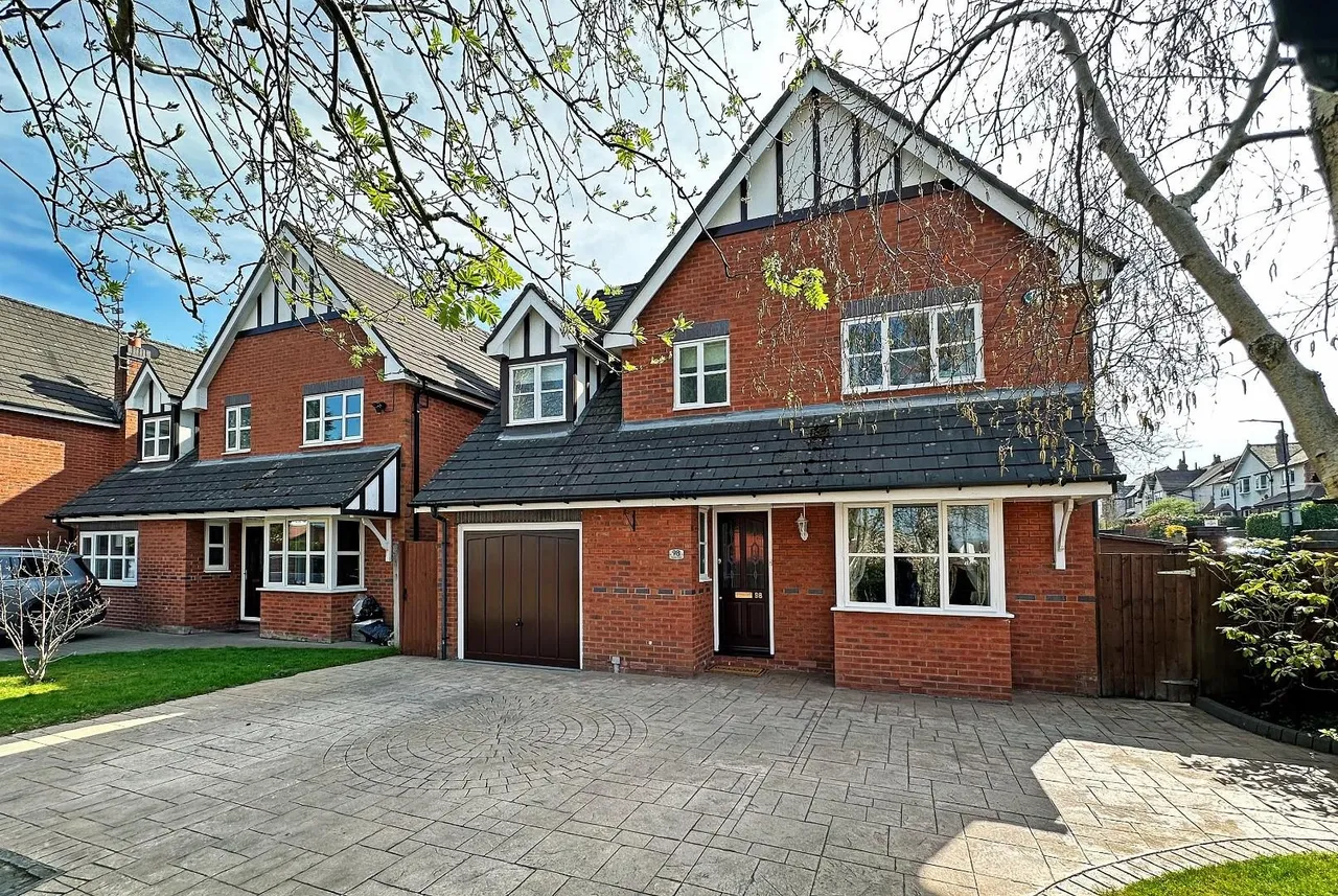 Grove Lane, Hale, Cheshire WA15 8LS, photo 31