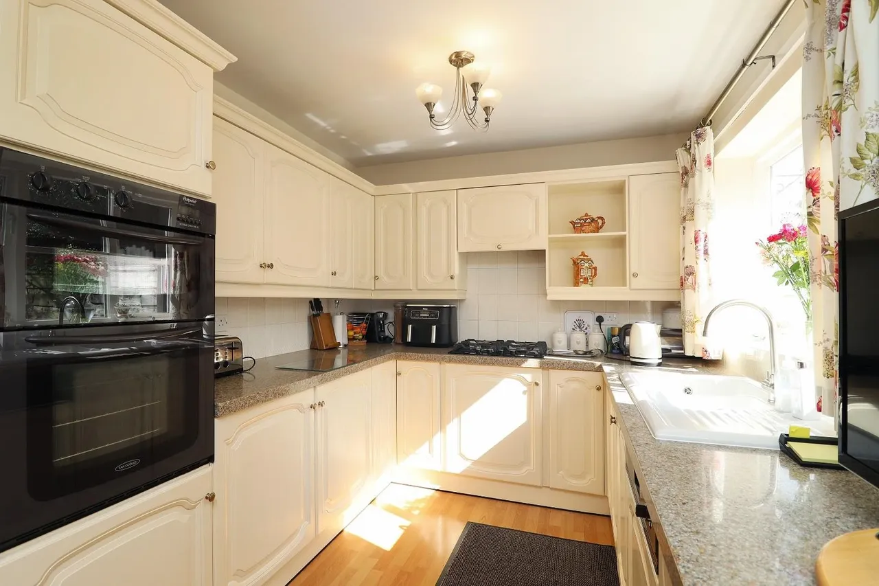 Grove Lane, Hale, Cheshire WA15 8LS, photo 6