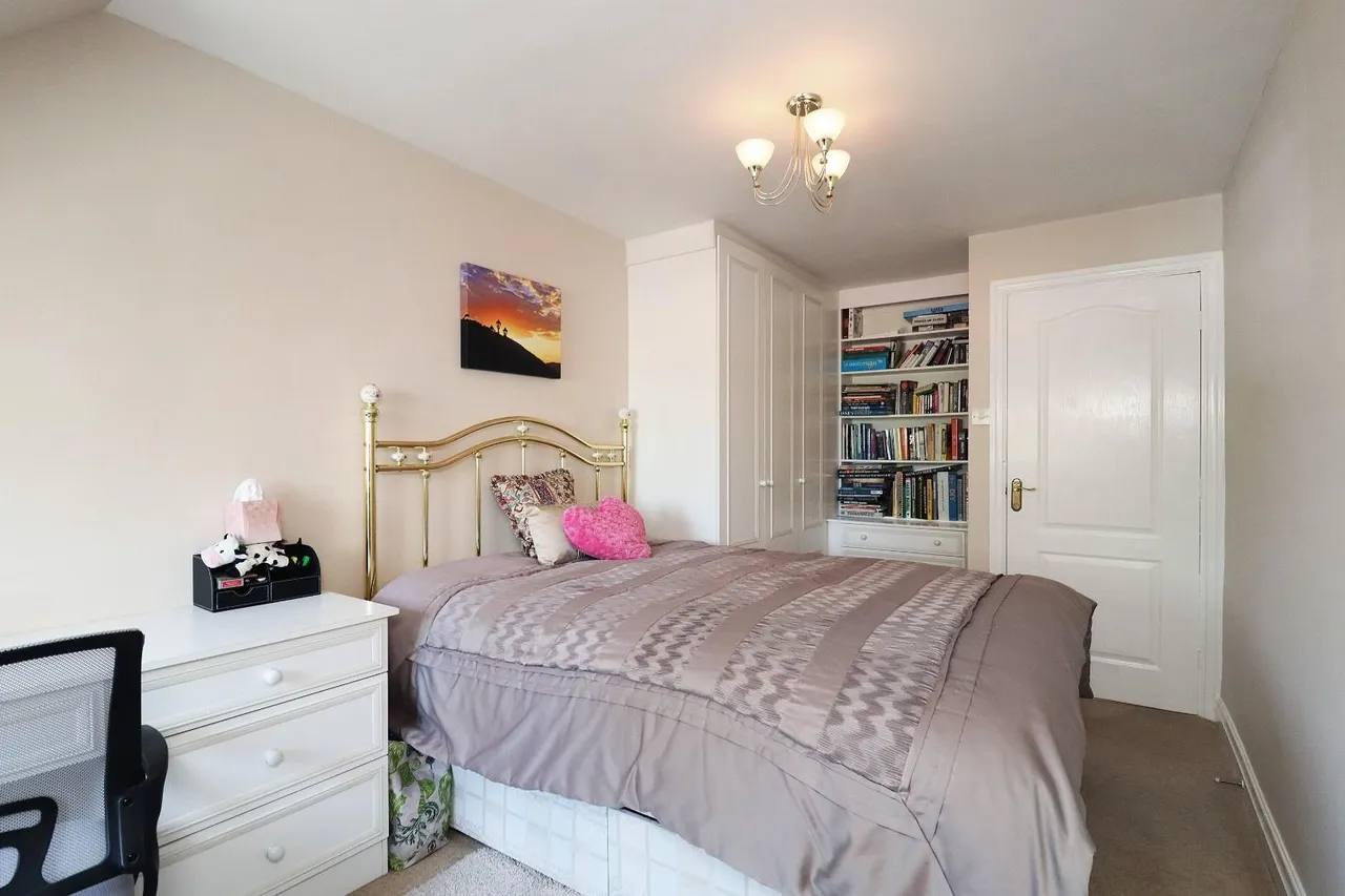 Grove Lane, Hale, Cheshire WA15 8LS, photo 17