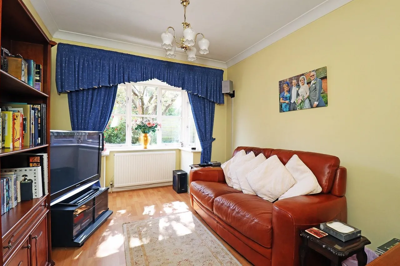 Grove Lane, Hale, Cheshire WA15 8LS, photo 5