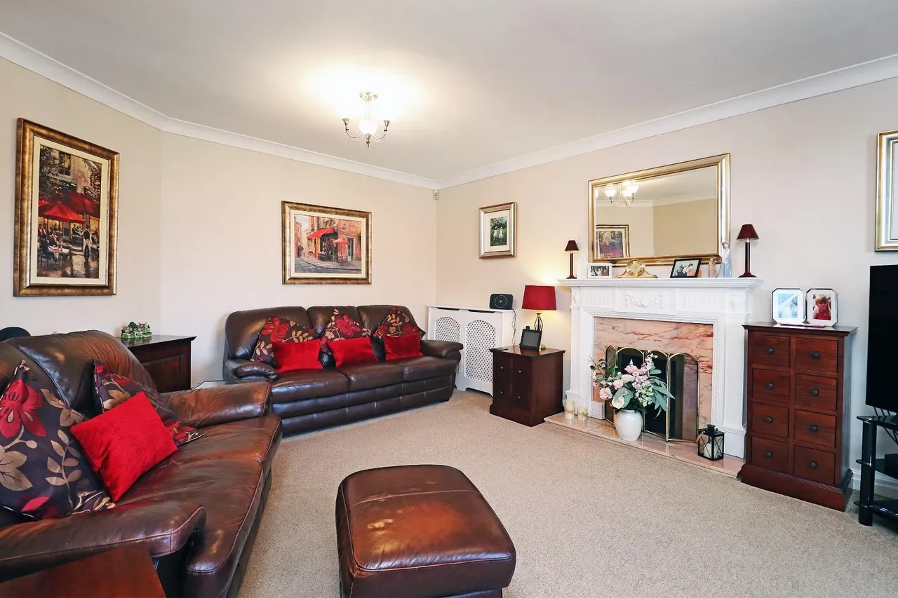 Grove Lane, Hale, Cheshire WA15 8LS, photo 4