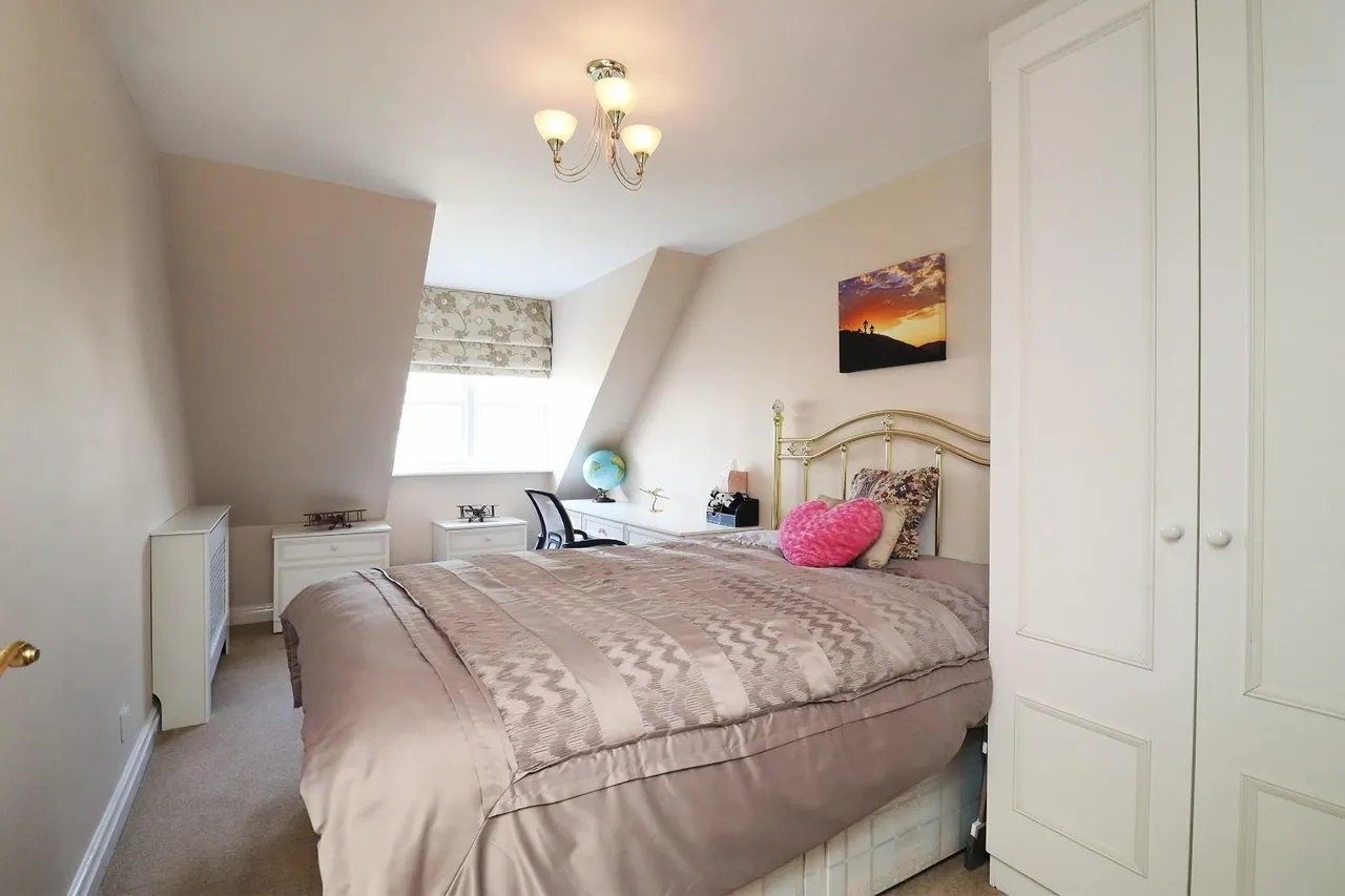 Grove Lane, Hale, Cheshire WA15 8LS, photo 18