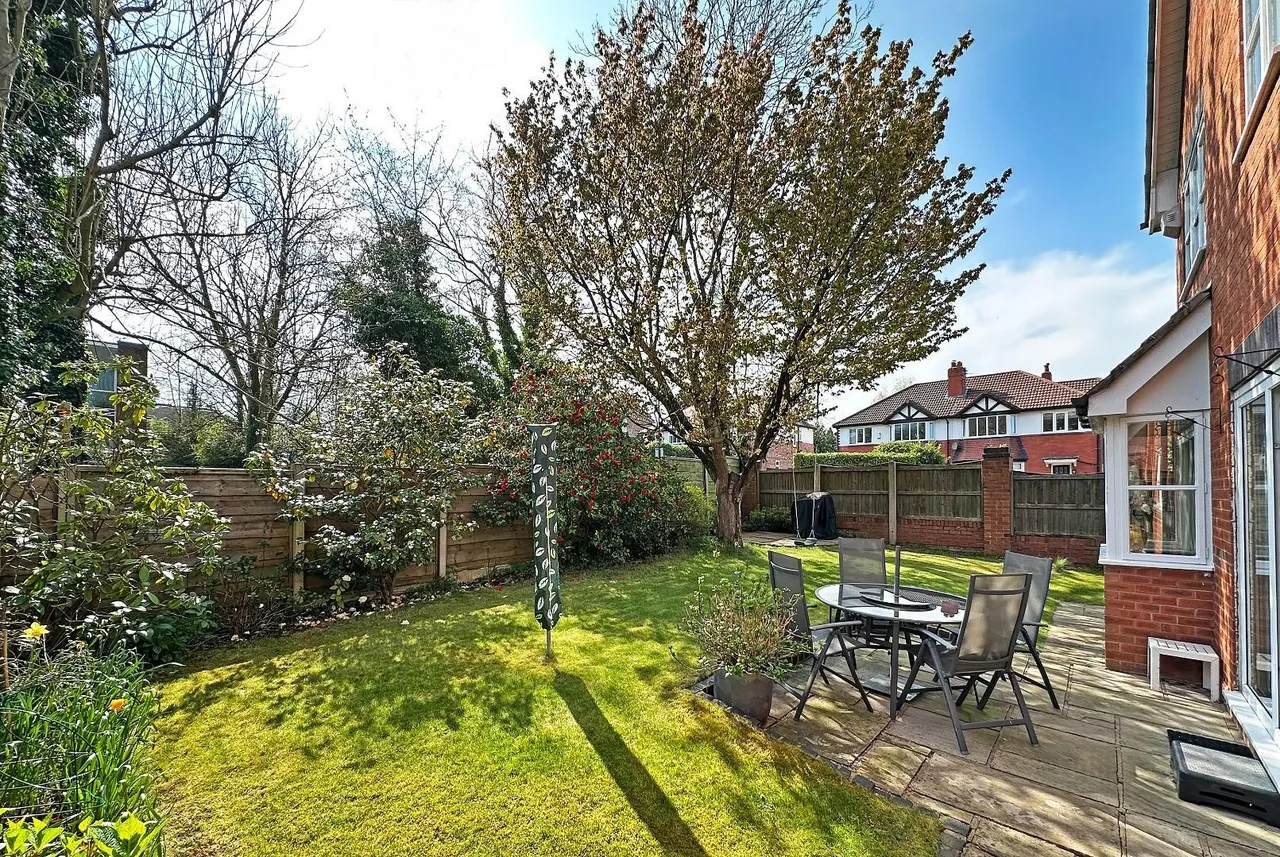 Grove Lane, Hale, Cheshire WA15 8LS, photo 23
