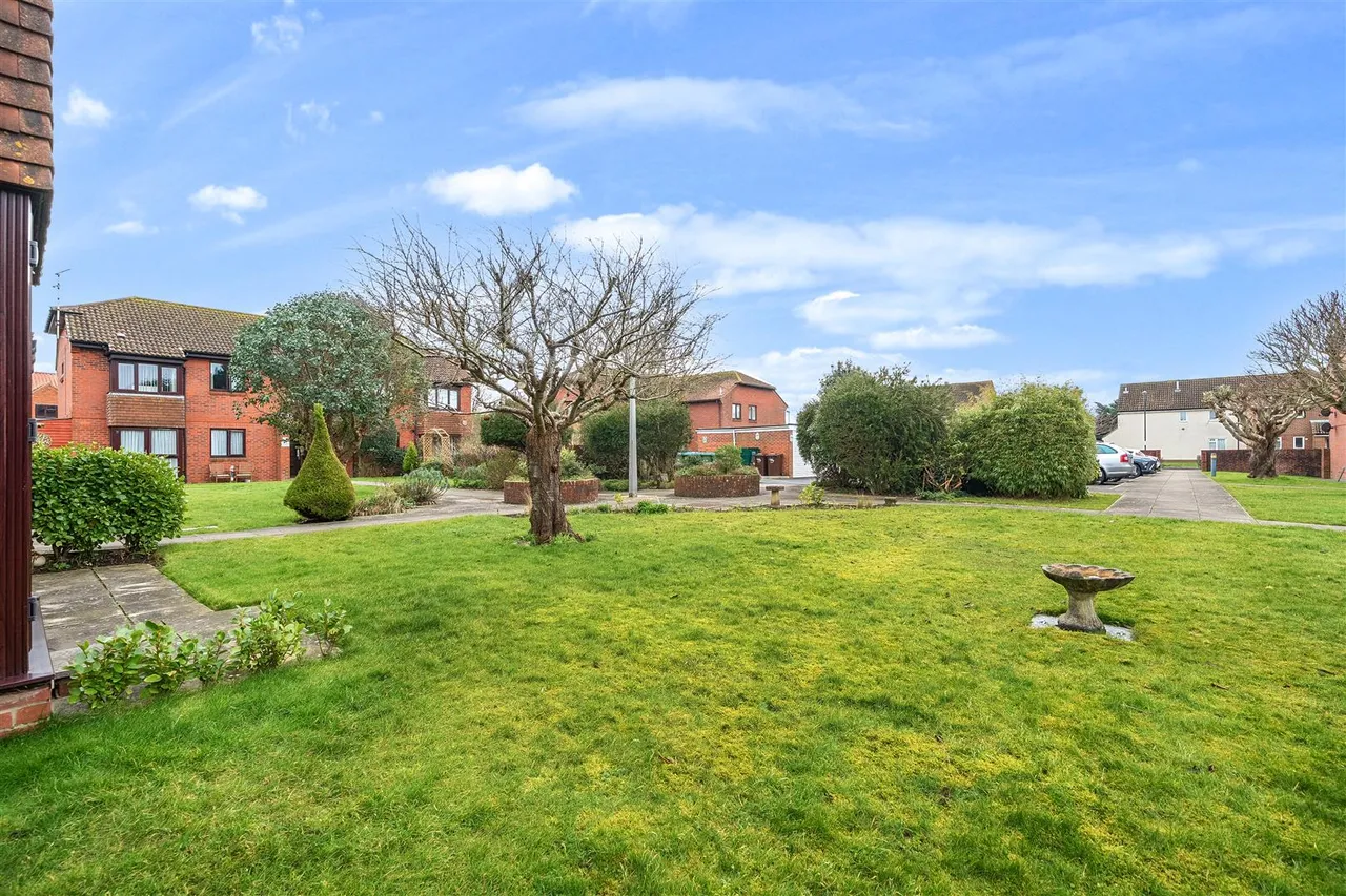 Priestley Way, Middleton-On-Sea, PO22, photo 13