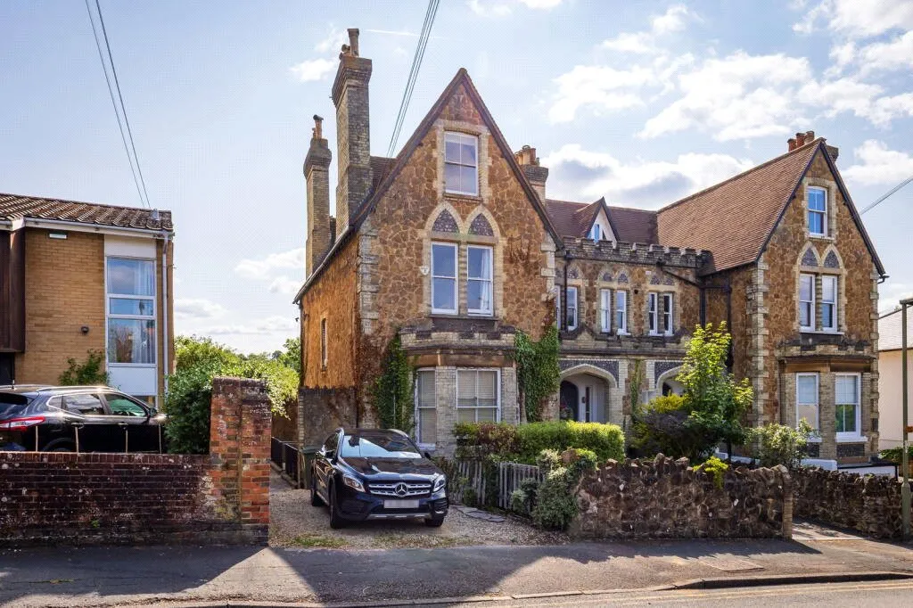 2 bed flat for sale, Sydney Road, Guildford, GU1