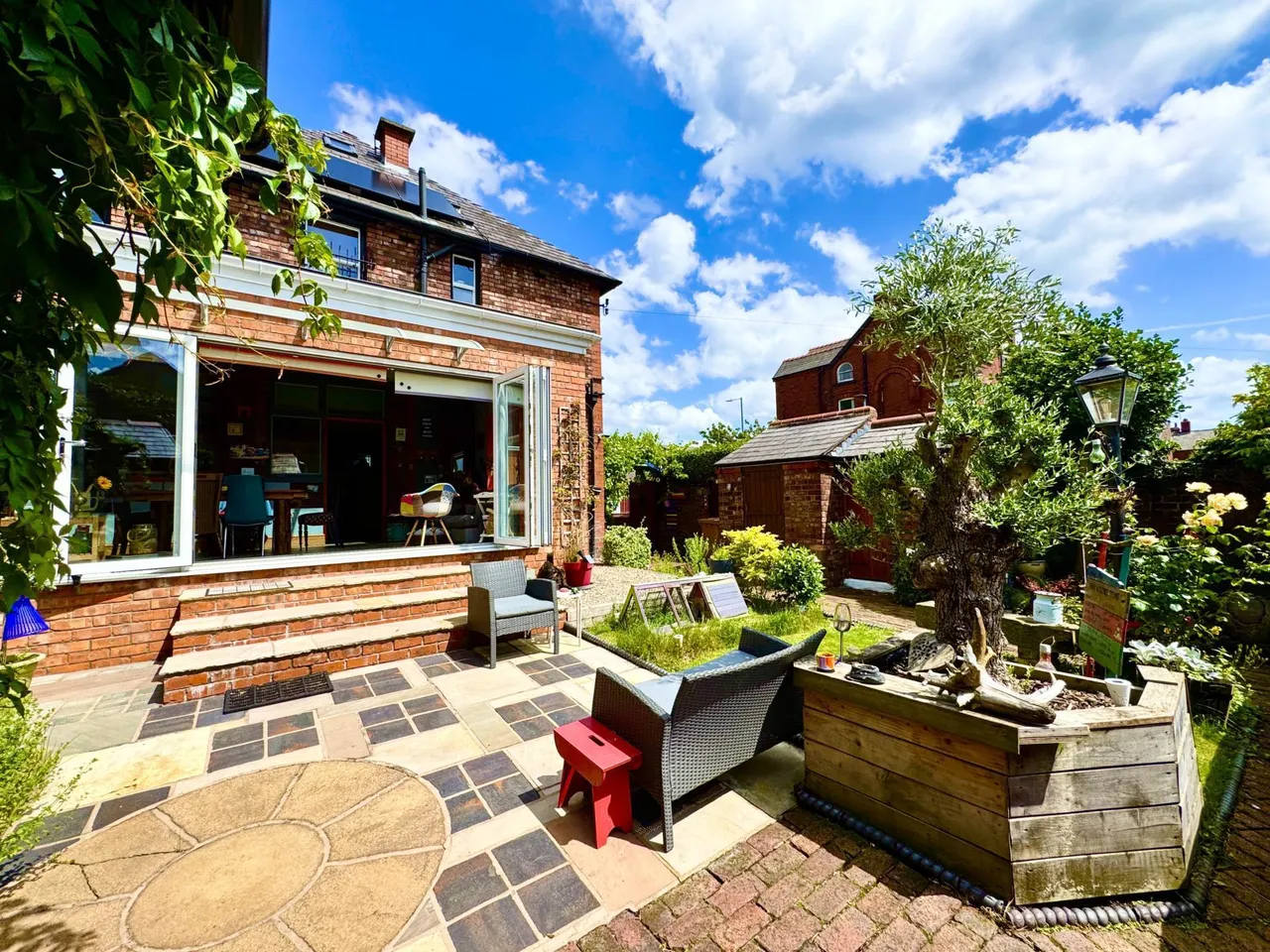 Dentons Green Lane, Dentons Green, photo 4