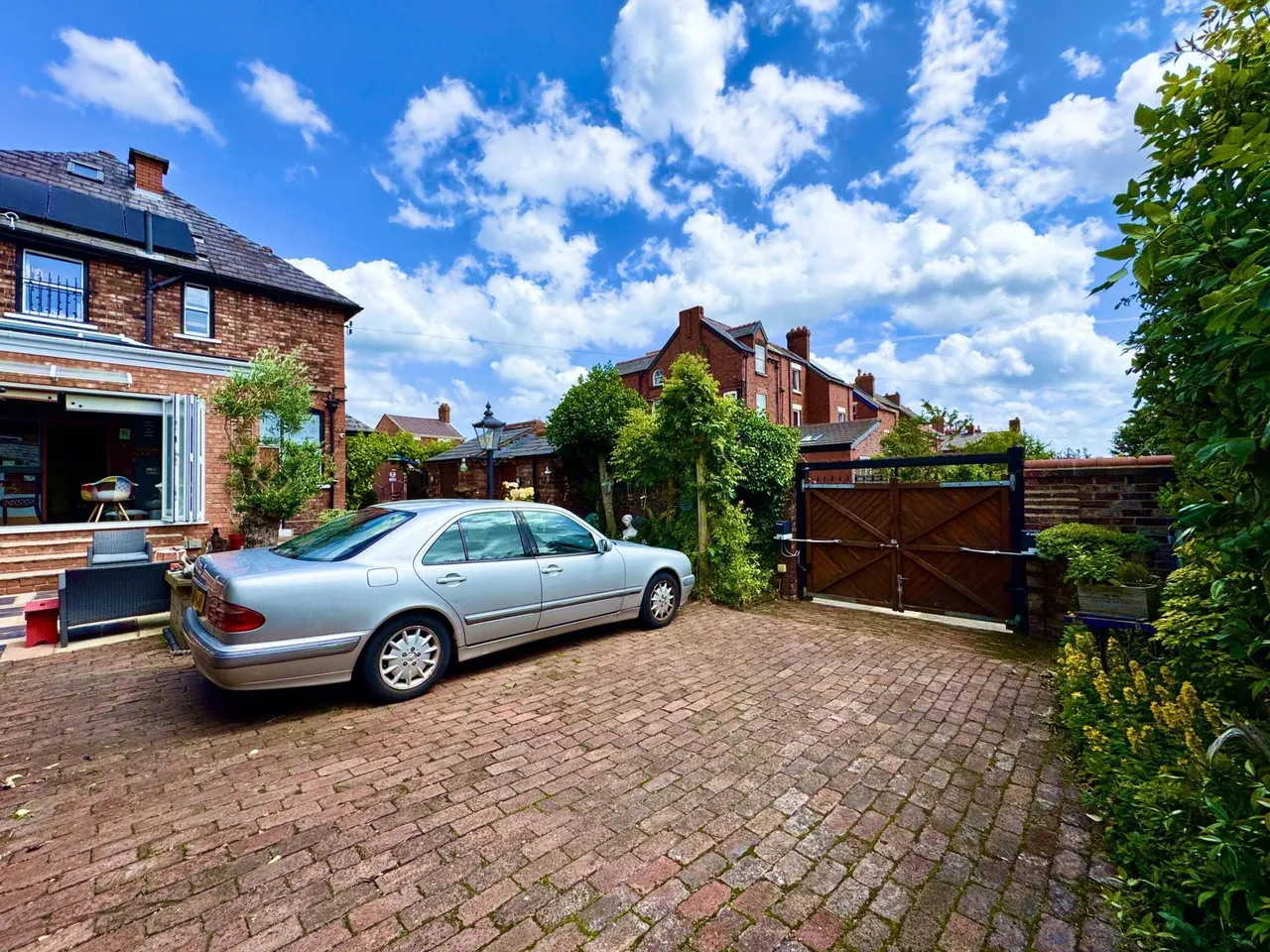 Dentons Green Lane, Dentons Green, photo 38