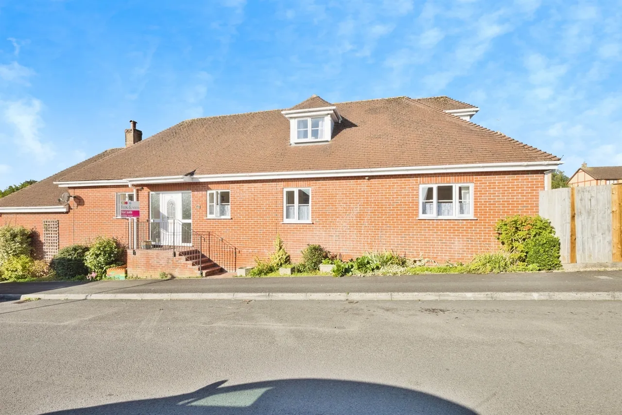 4 bed house for sale — Elizabeth Way, Chard