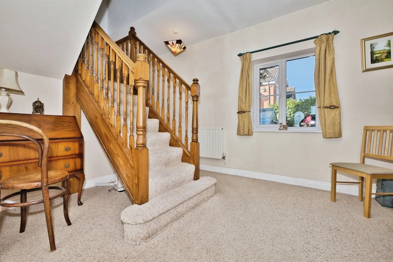 Elizabeth Way, Chard, photo 8