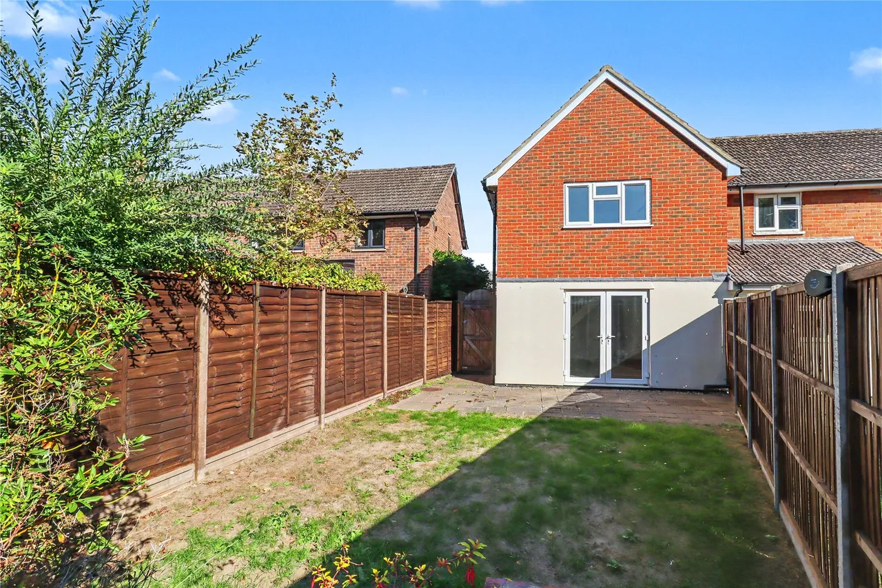 Sundridge Road, Woking, GU22, photo 13