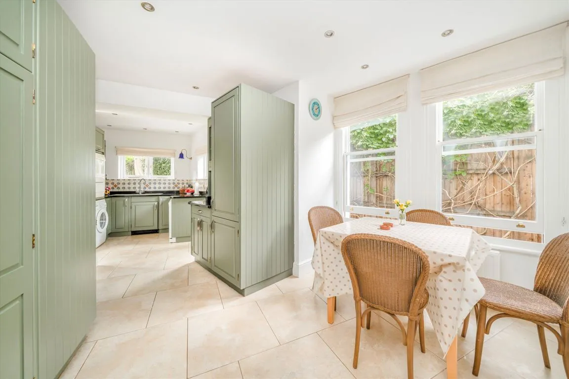 Esmond Road, W4, photo 8