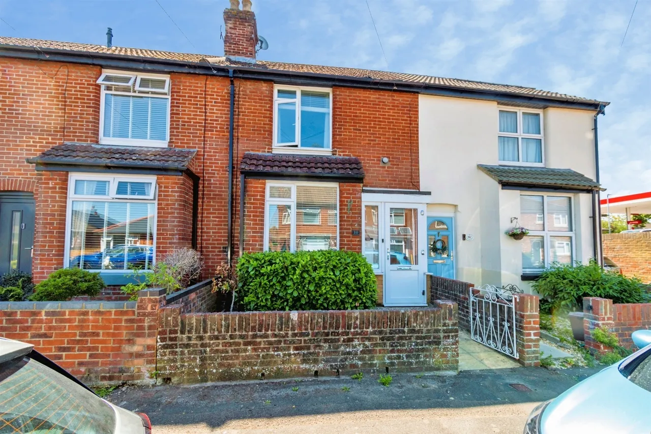 3 bed house for sale — Victoria Road, Eastleigh