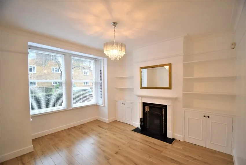 2 bed property to rent, Southfield Road, London
