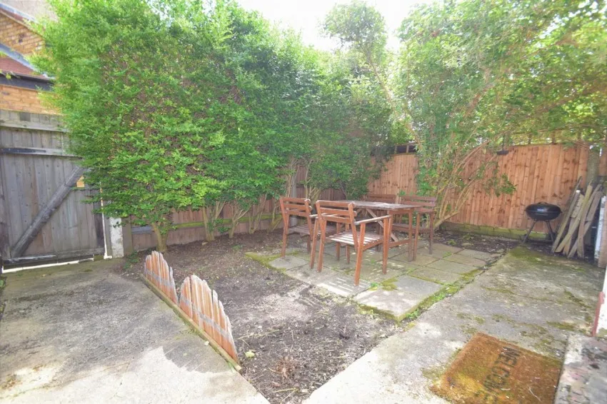 Southfield Road, London, photo 4