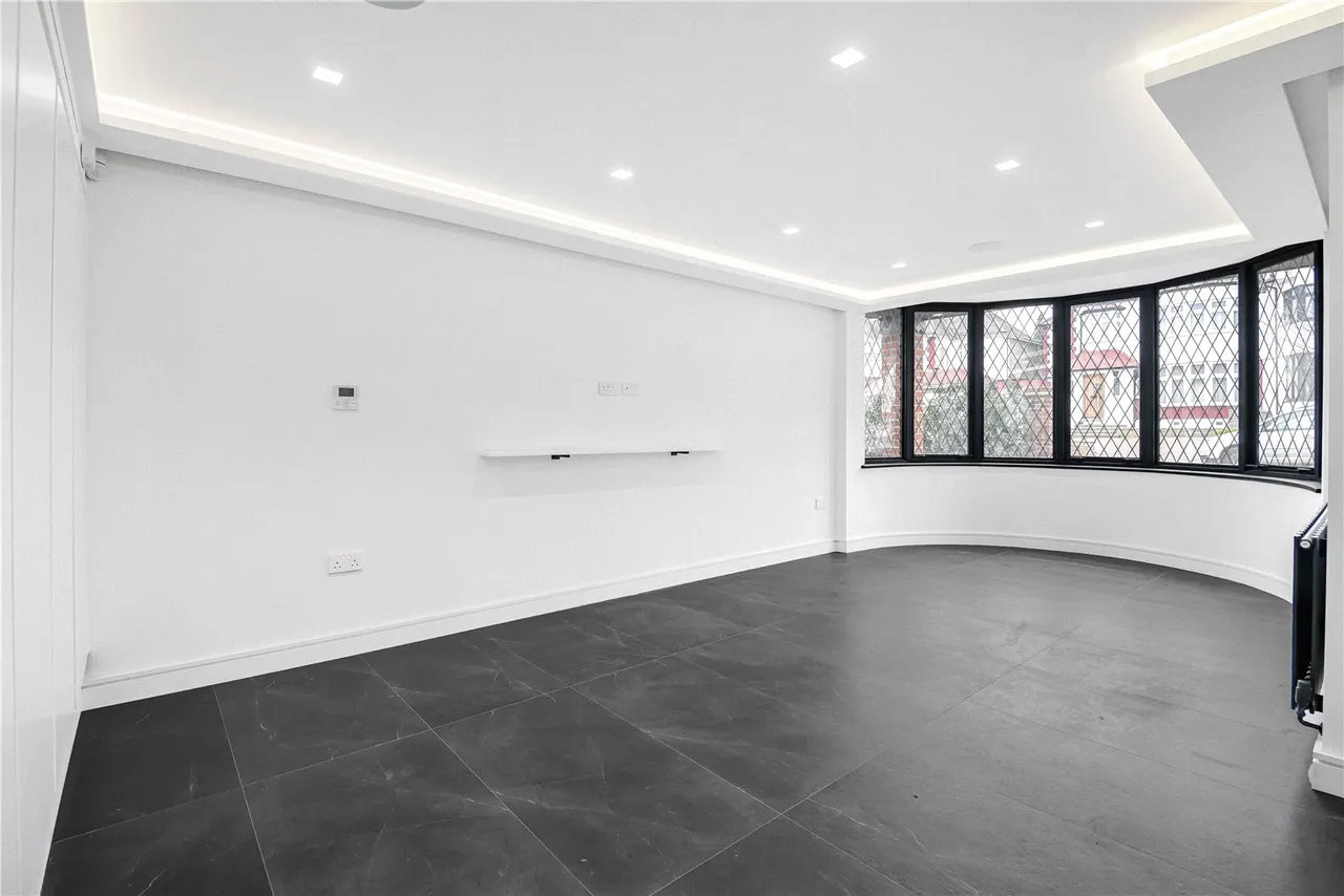 Forestdale, Southgate, N14 7DY, photo 10