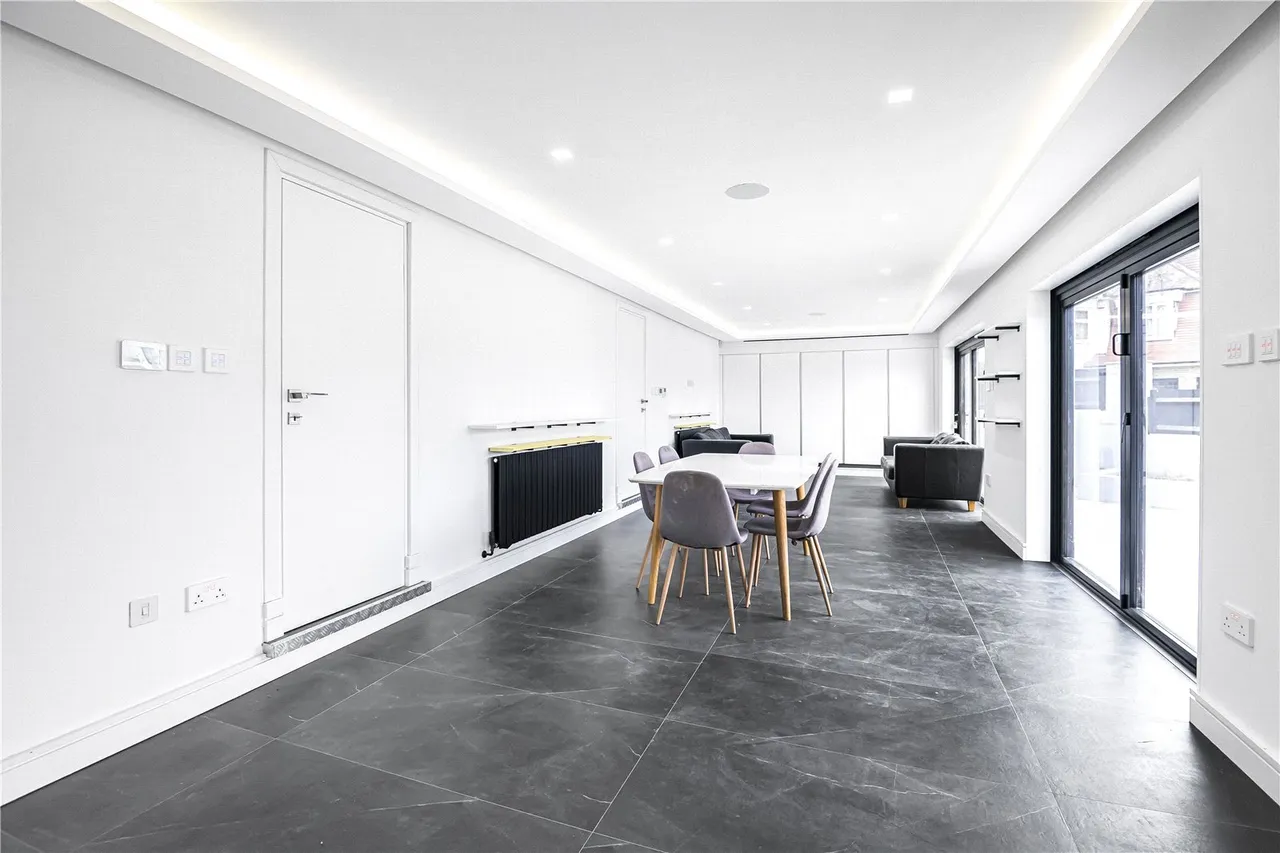 Forestdale, Southgate, N14 7DY, photo 9