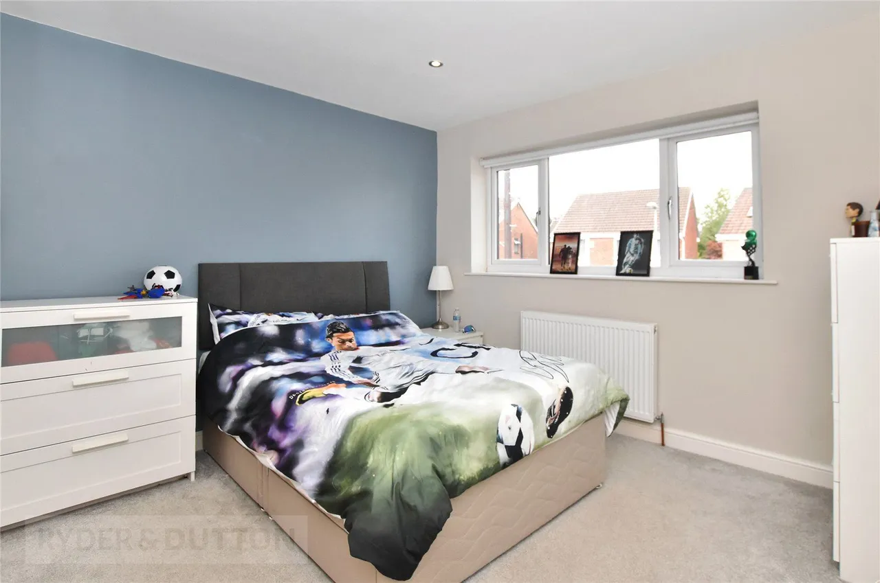Cranbourne Road, Bamford, OL11, photo 8
