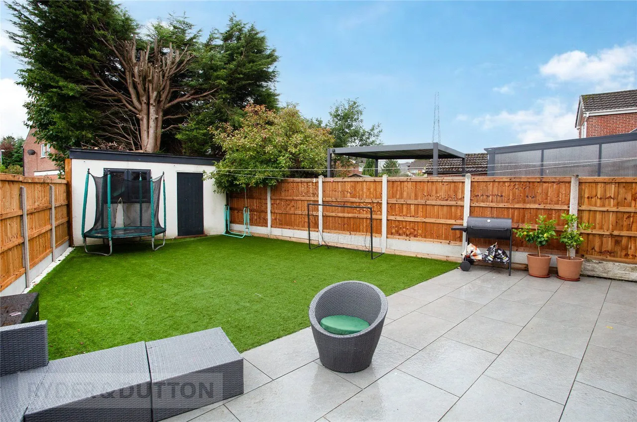 Cranbourne Road, Bamford, OL11, photo 10