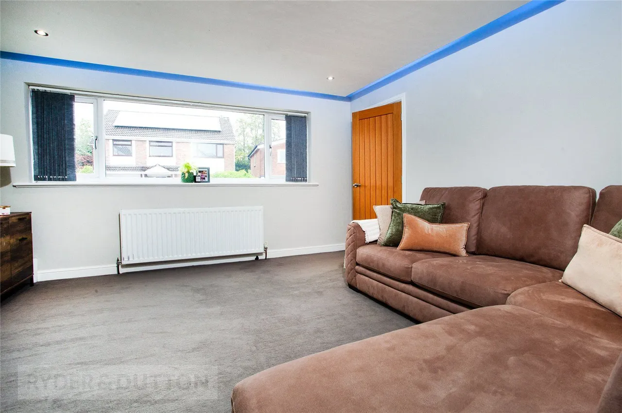 Cranbourne Road, Bamford, OL11, photo 11