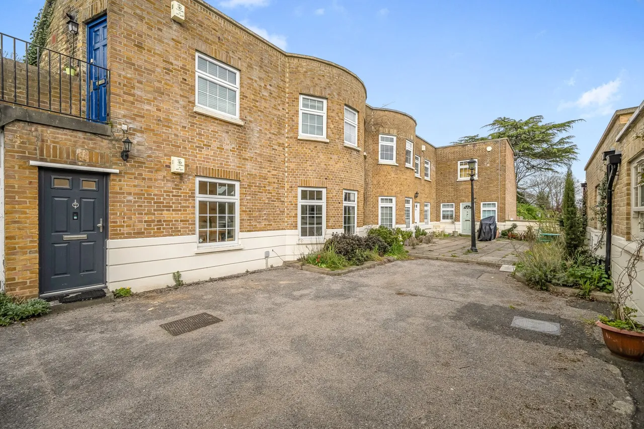 1 bed flat for sale — Coach House Mews, SE23