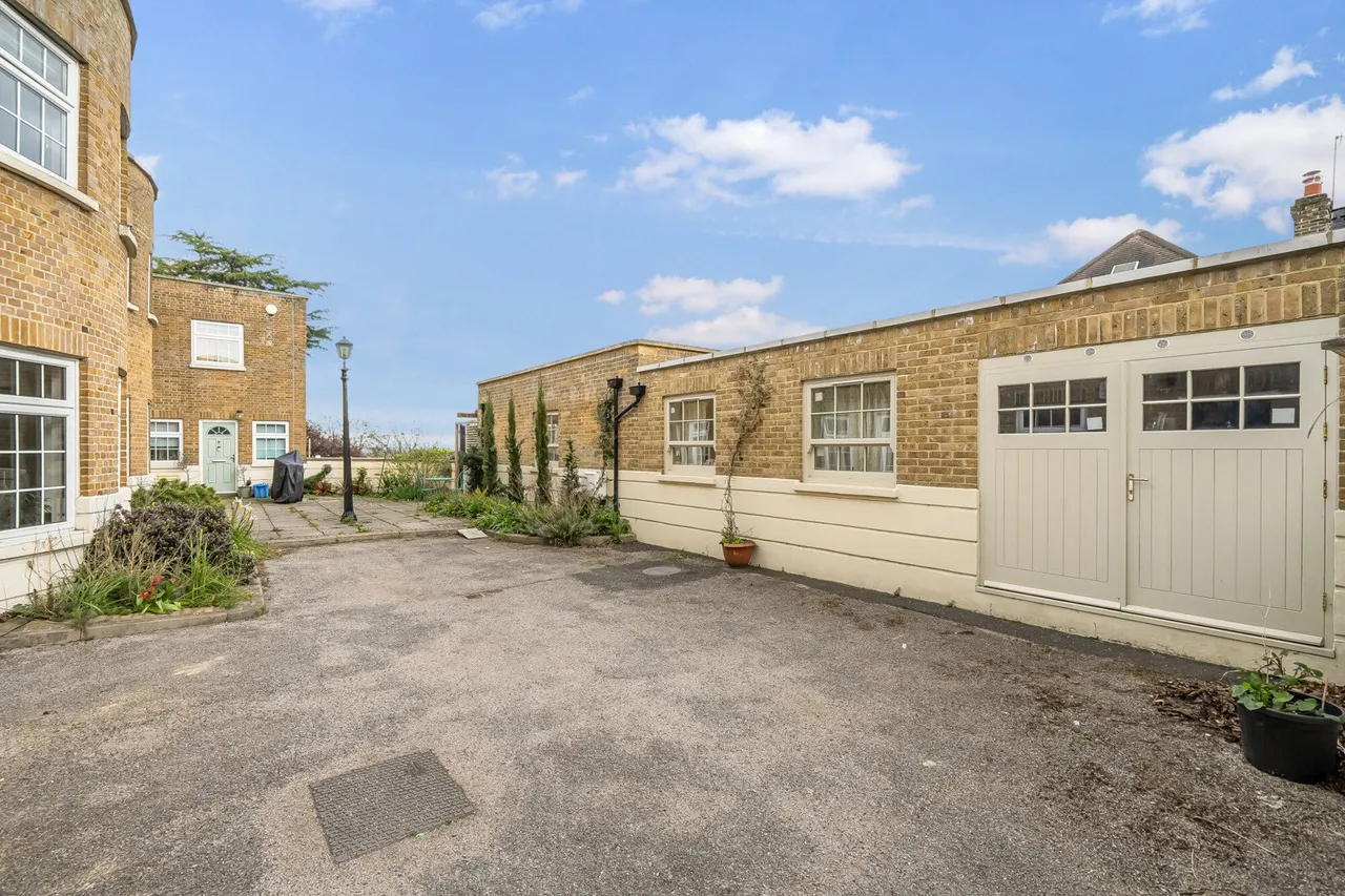 Coach House Mews, SE23, photo 17