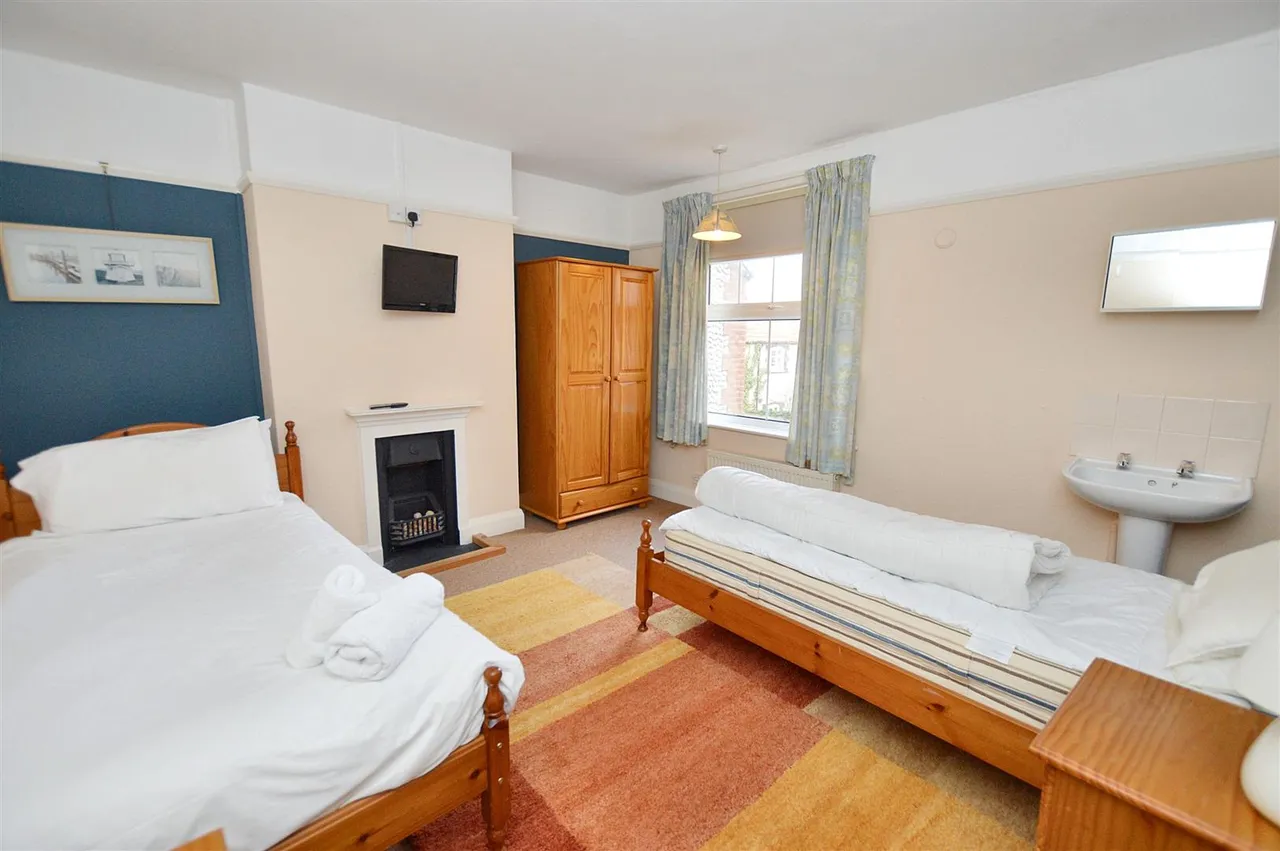 Augusta Street, Sheringham, NR26, photo 16