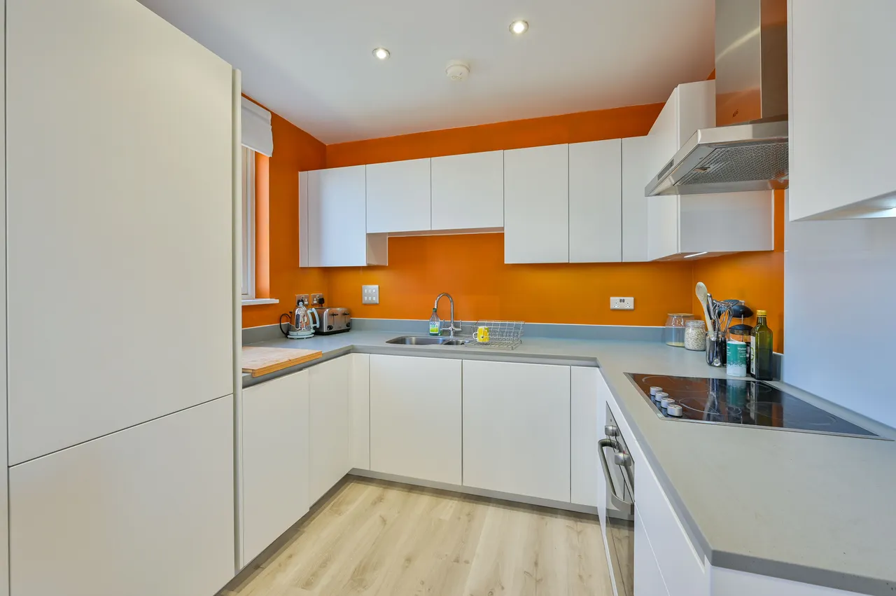Flat 130, Leonard Court, LONDON, photo 4