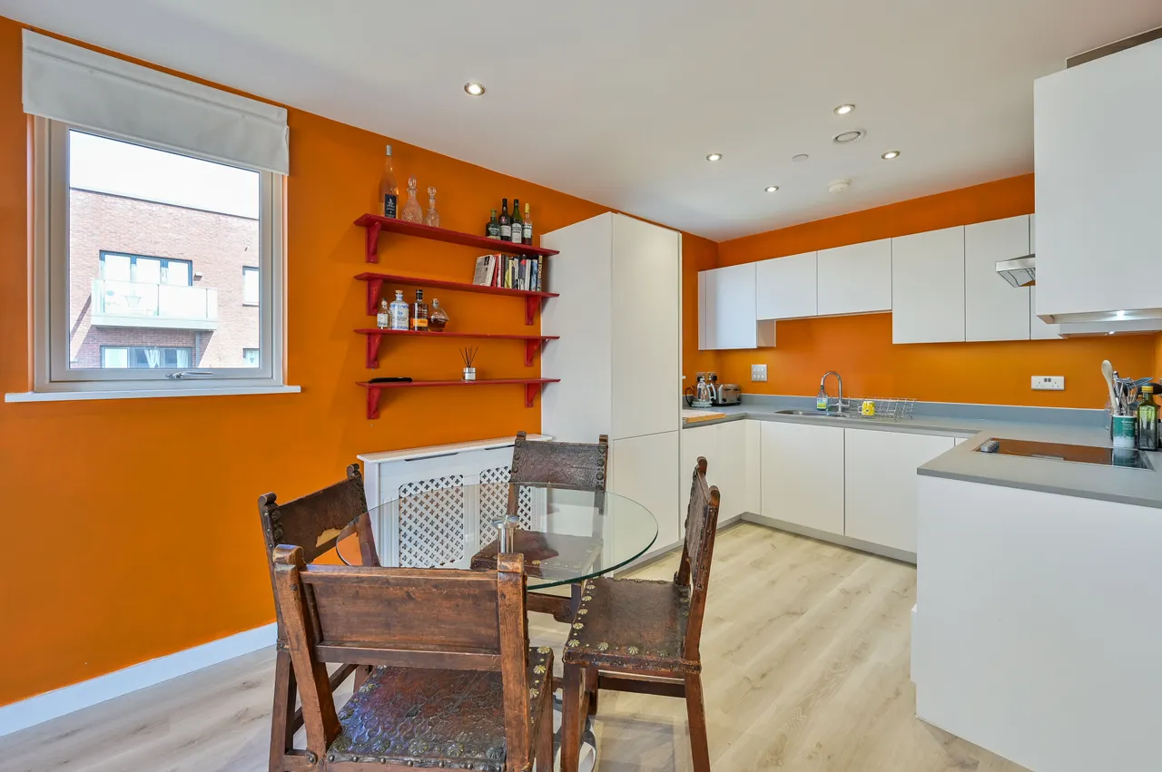 Flat 130, Leonard Court, LONDON, photo 8