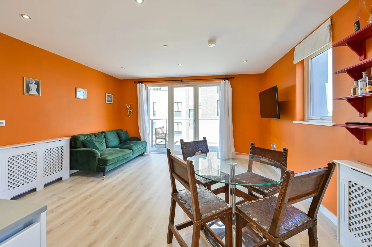 Flat 130, Leonard Court, LONDON, photo 9