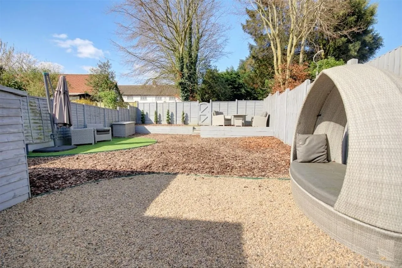 Pudding Gate, Bishop Burton, photo 21