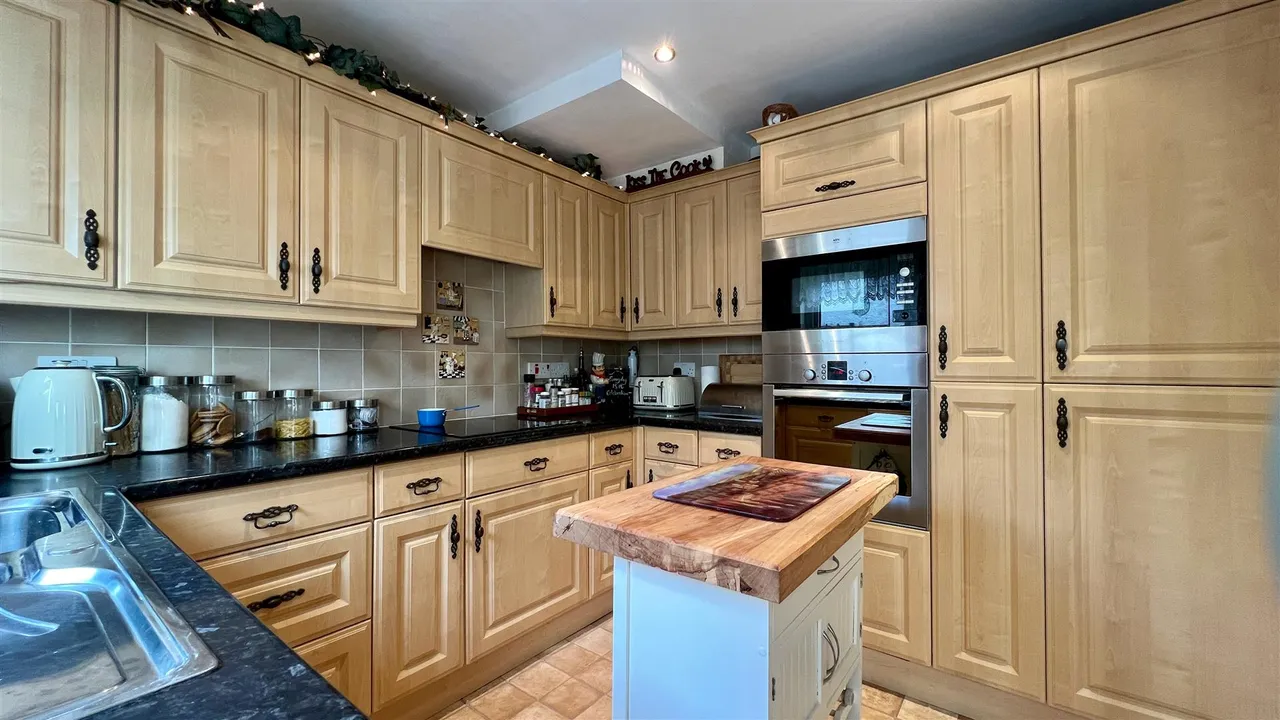 Ty Santony, Harlech, LL46, photo 7