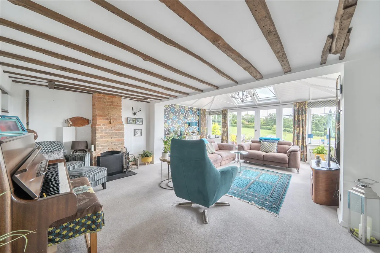 Warren Corner, Ewshot, Farnham, Hampshire, GU10 5AT, photo 5