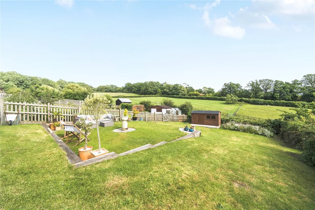 Warren Corner, Ewshot, Farnham, Hampshire, GU10 5AT, photo 16