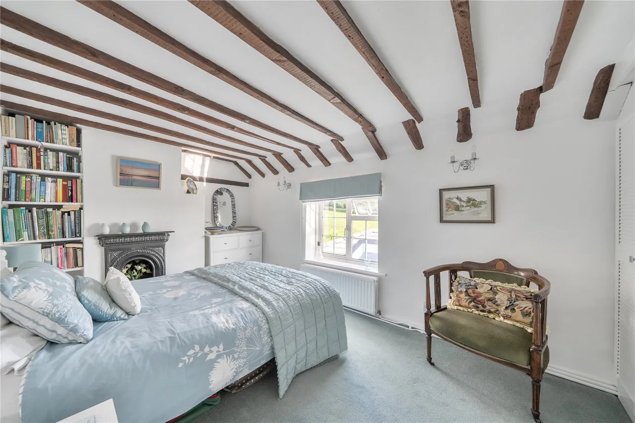 Warren Corner, Ewshot, Farnham, Hampshire, GU10 5AT, photo 13