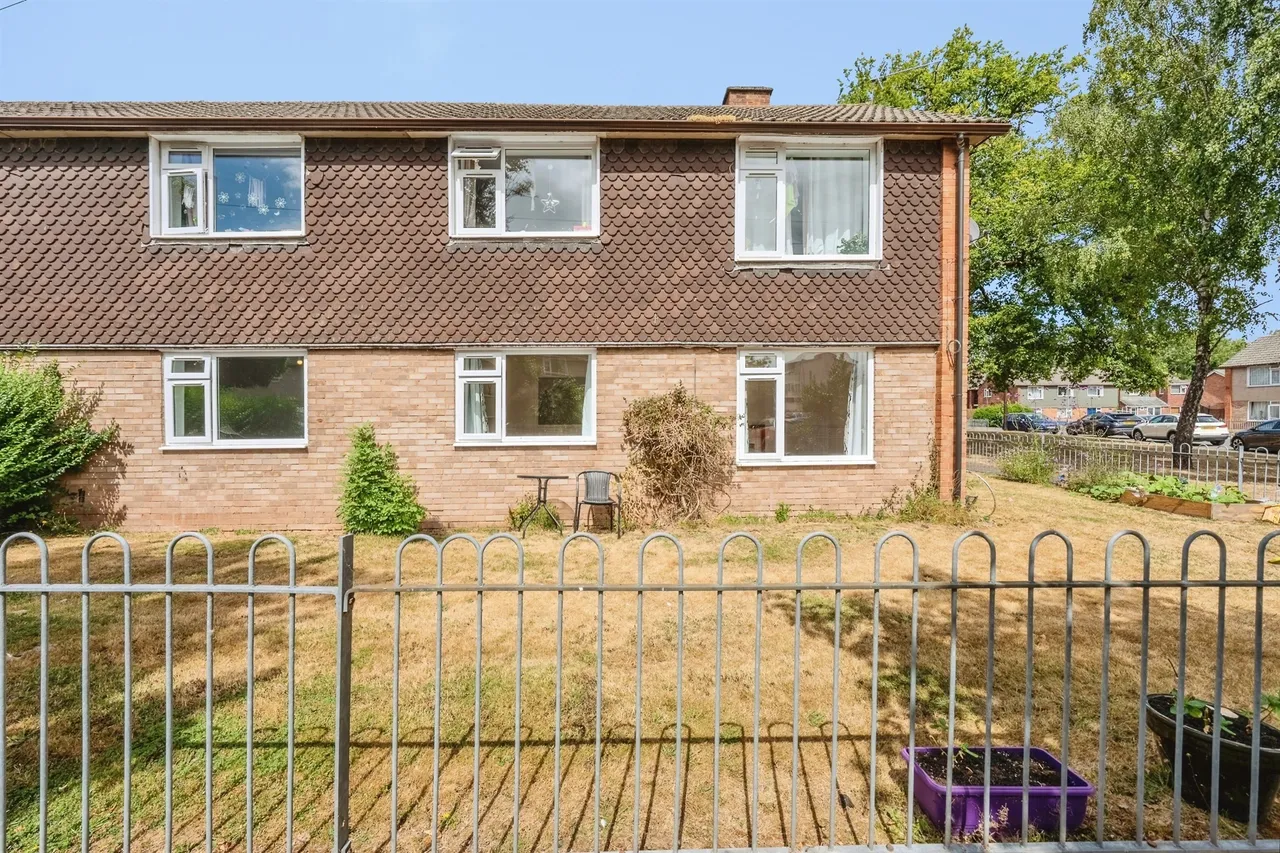 2 bed flat for sale, Sheridan Road, Hereford, HR4