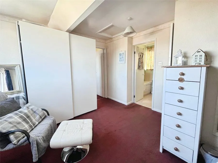 Coningsby Gardens East, Woodthorpe, NG5, photo 26