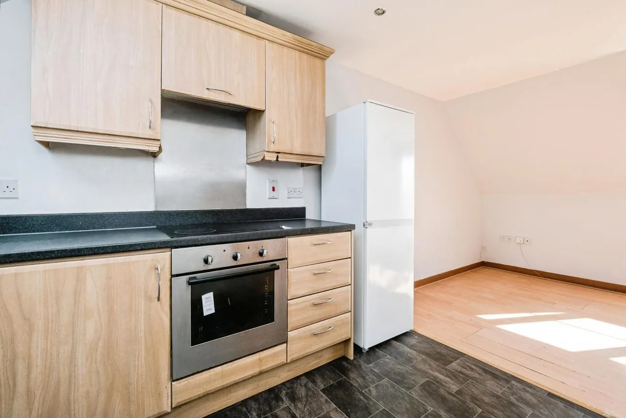 Kendal, Purfleet-on-Thames, RM19, photo 10