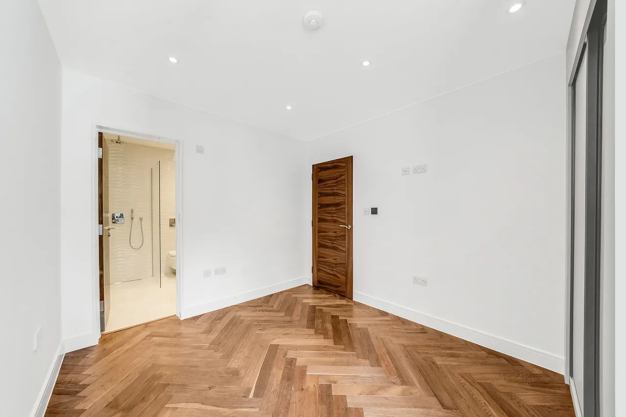 Magnolia Heights, Manor Road, Chigwell, Essex IG7, photo 10