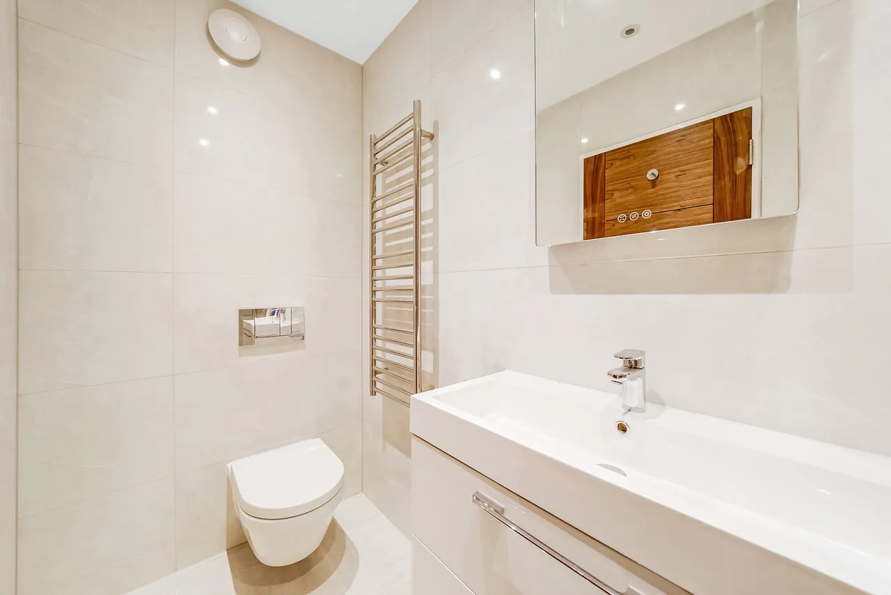 Magnolia Heights, Manor Road, Chigwell, Essex IG7, photo 9