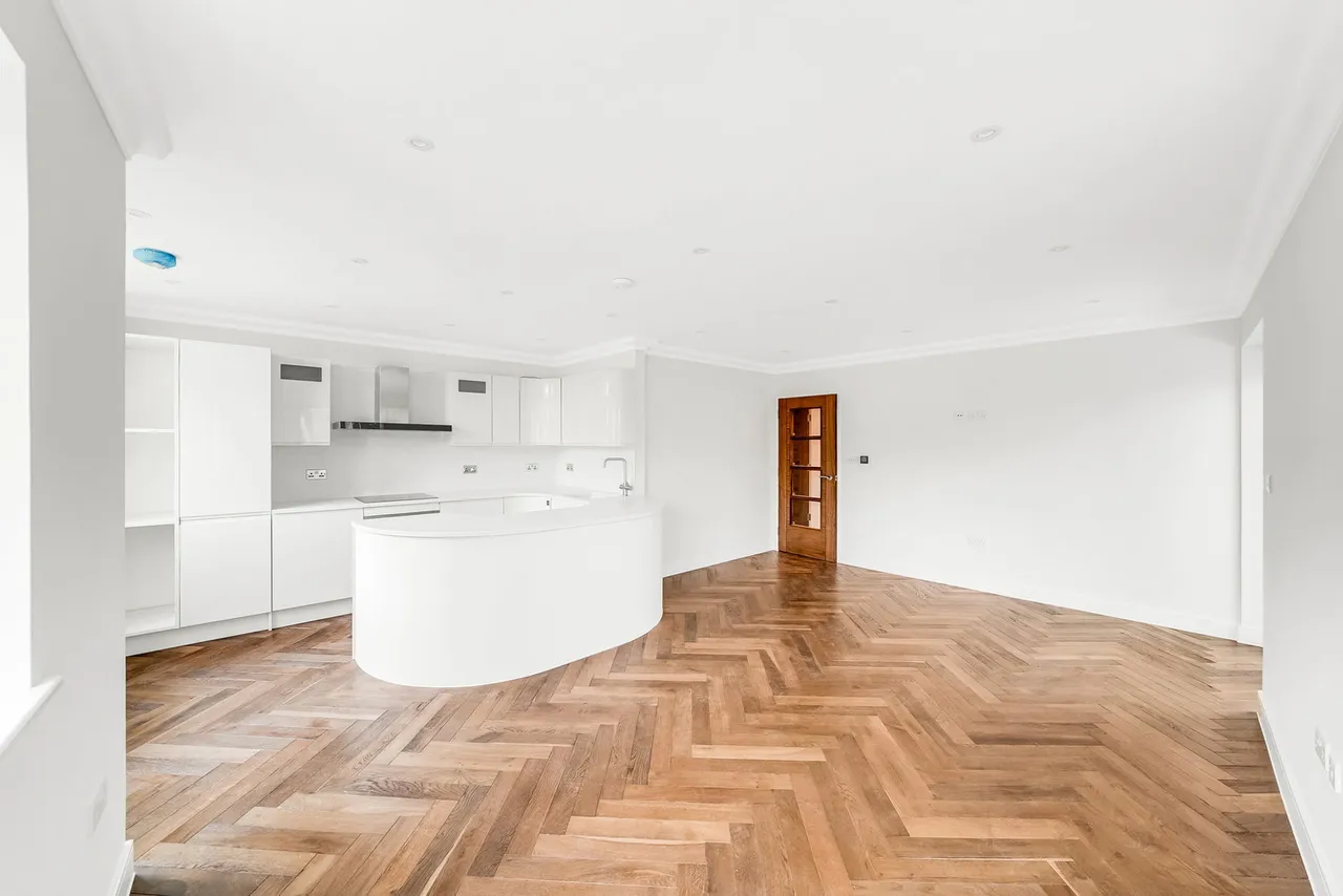 Magnolia Heights, Manor Road, Chigwell, Essex IG7, photo 4