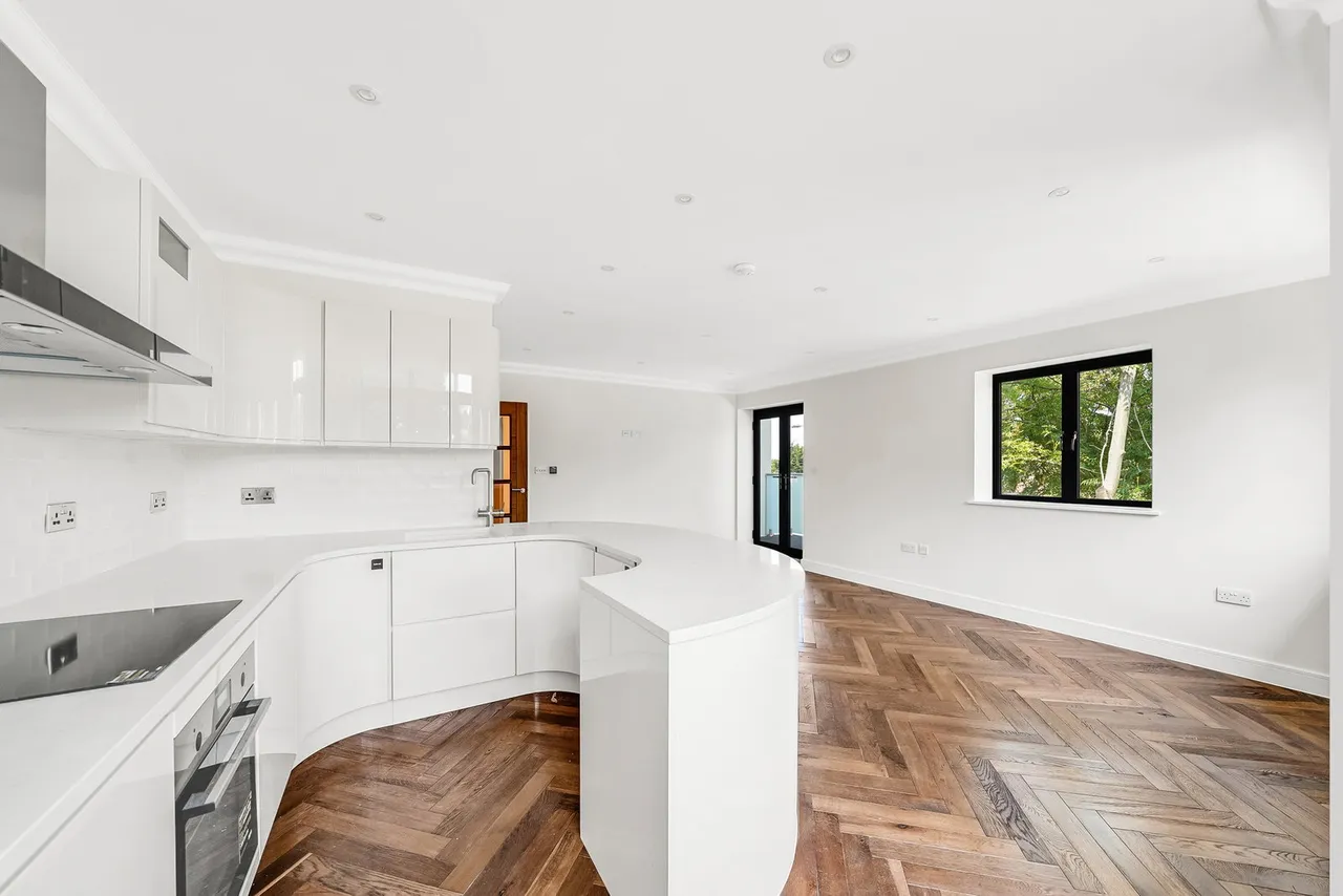 Magnolia Heights, Manor Road, Chigwell, Essex IG7, photo 5