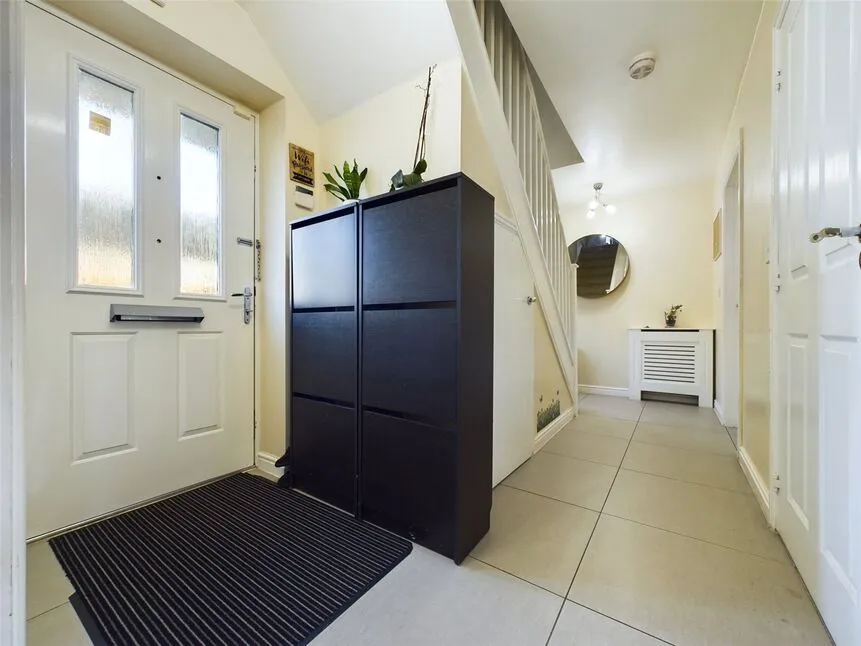 Bernwelle Avenue, Romford, RM3, photo 2
