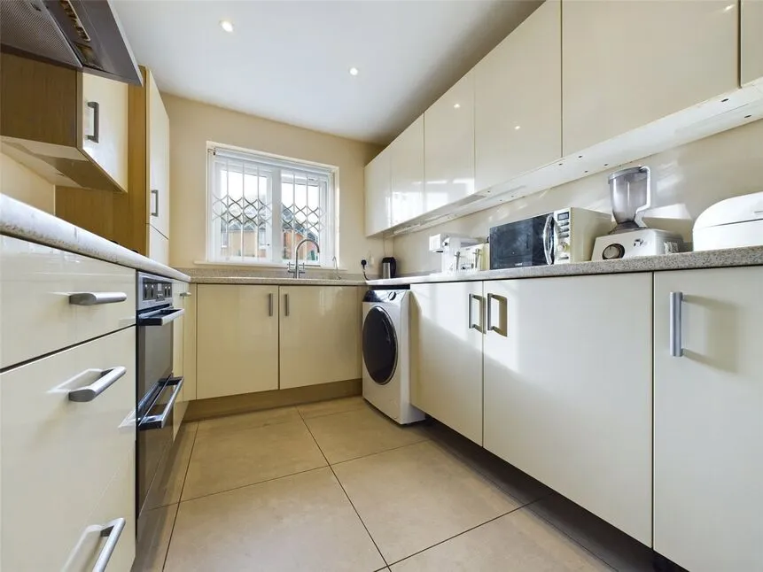 Bernwelle Avenue, Romford, RM3, photo 10