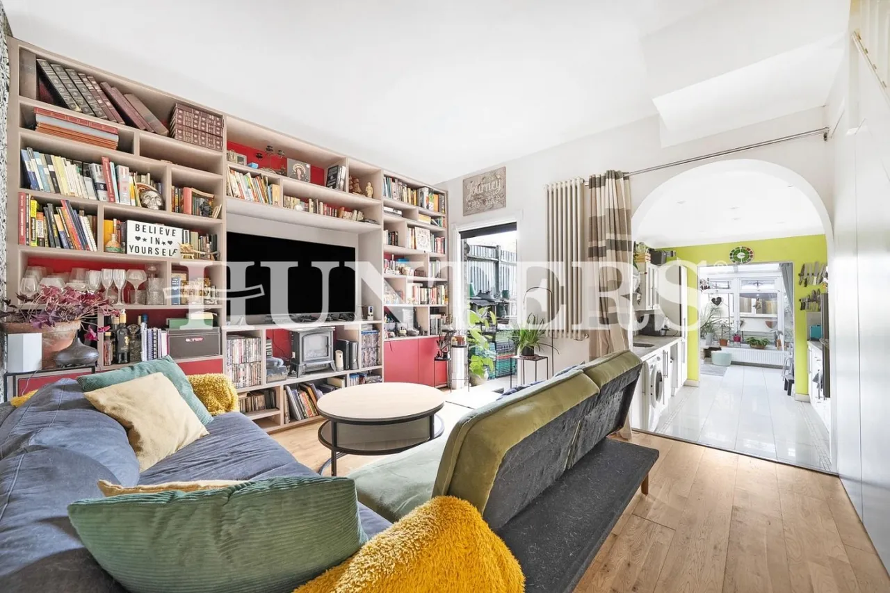 4 bed house for sale — Dowsett Road, London, N17