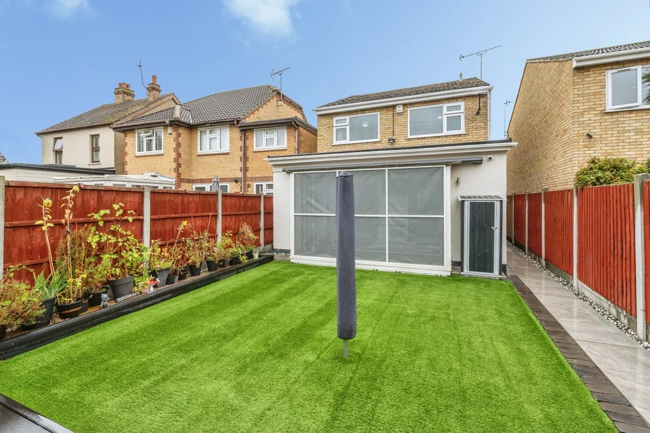 Southend Road, STANFORD-LE-HOPE, Essex, SS17, photo 30