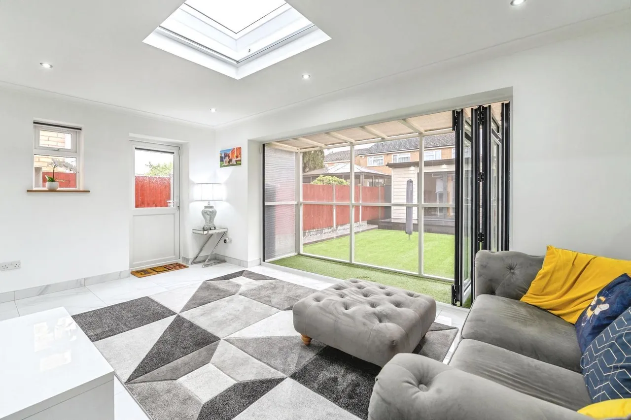 Southend Road, STANFORD-LE-HOPE, Essex, SS17, photo 19