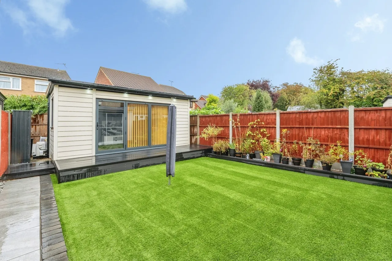 Southend Road, STANFORD-LE-HOPE, Essex, SS17, photo 11