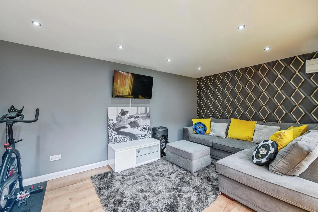 Southend Road, STANFORD-LE-HOPE, Essex, SS17, photo 29